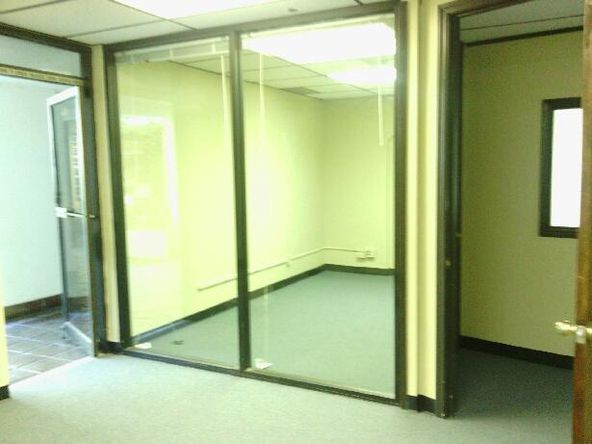 GROUND FLOOR PATIO OFFICE. SMART LAY-OUT. 4 OFFICES & RECEPTION.
